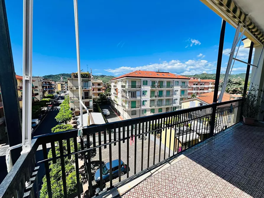 Immagine 7 di Appartamento in vendita  in Kennedy 63 a Diano Arentino