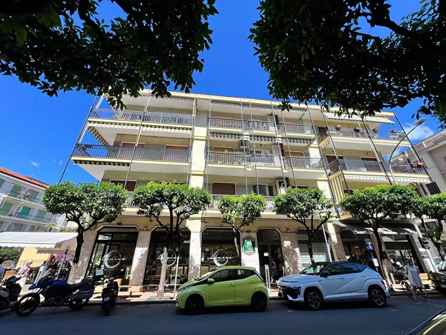 Immagine 29 di Appartamento in vendita  in Kennedy 63 a Diano Arentino