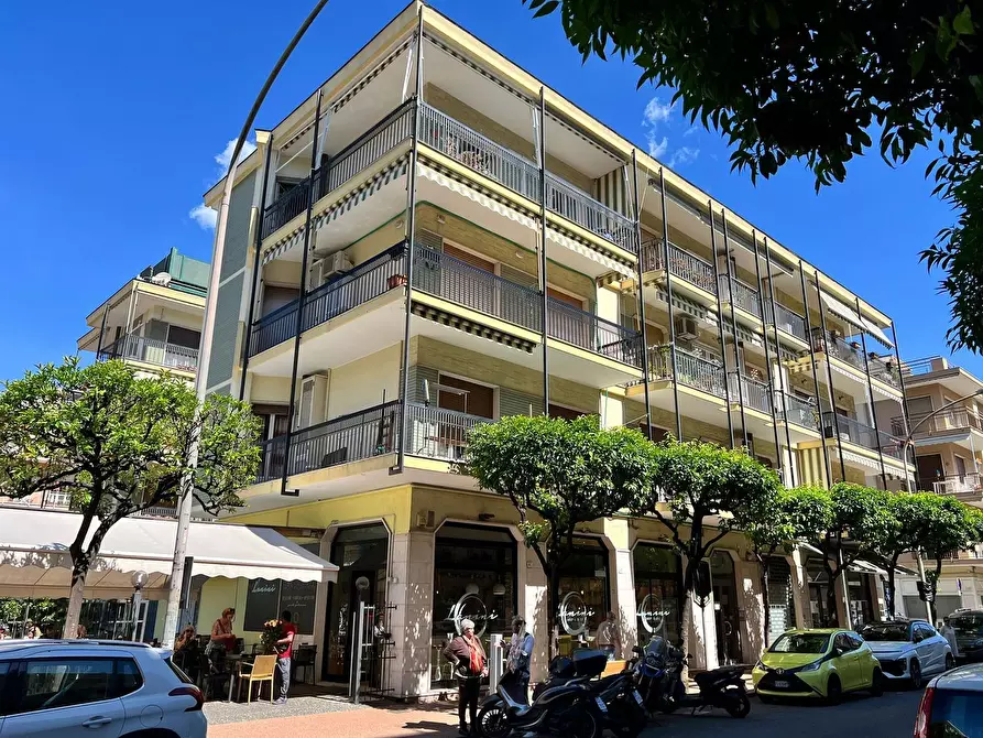 Immagine 30 di Appartamento in vendita  in Kennedy 63 a Diano Arentino