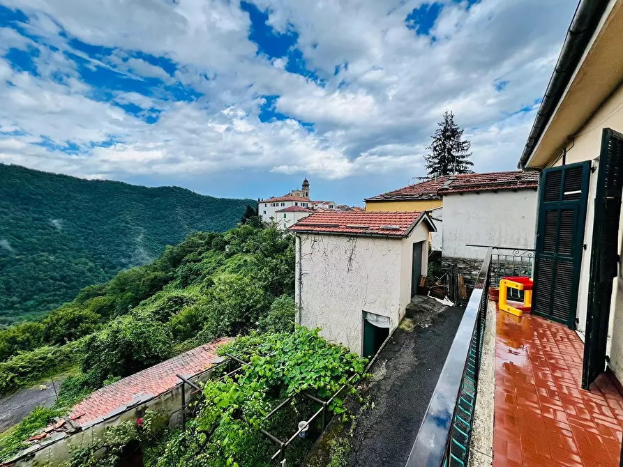 Immagine 12 di Casa indipendente in vendita  in Tavole 12 a Aquila D'arroscia