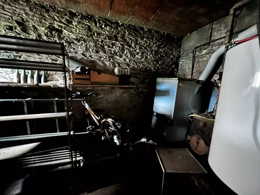 Immagine 15 di Casa indipendente in vendita  in Tavole 12 a Aquila D'arroscia