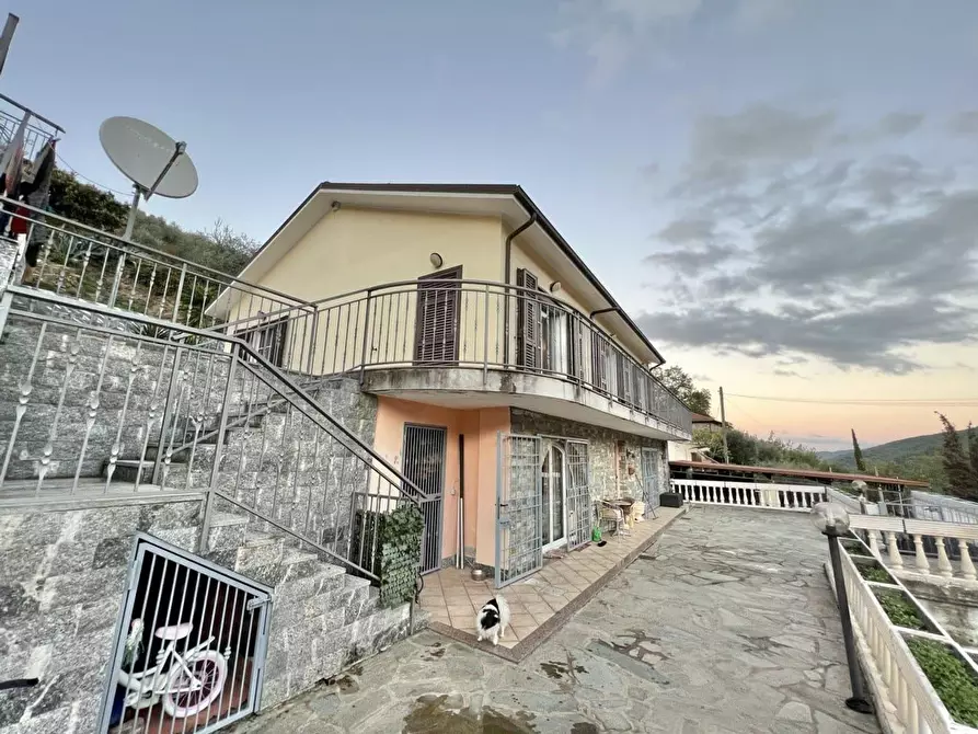 Immagine 2 di Villa in vendita  in Villaggio Borgonuovo 3 a Balestrino