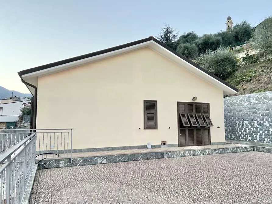 Immagine 3 di Villa in vendita  in Villaggio Borgonuovo 3 a Balestrino