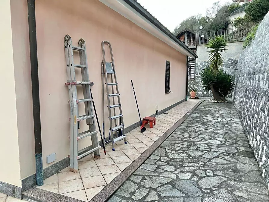 Immagine 4 di Villa in vendita  in Villaggio Borgonuovo 3 a Balestrino
