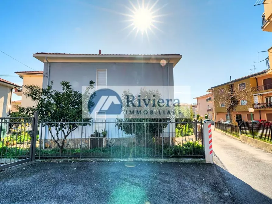 Immagine 1 di Villa in vendita  in Colombera 6 a Diano Arentino