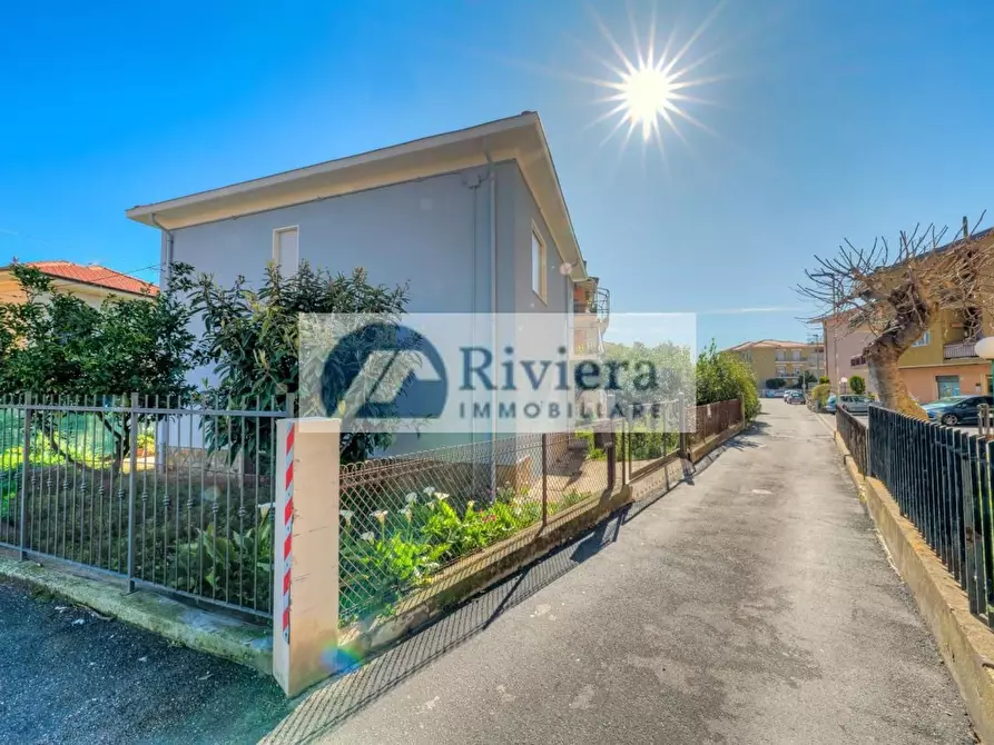 Immagine 5 di Villa in vendita  in Colombera 6 a Diano Arentino