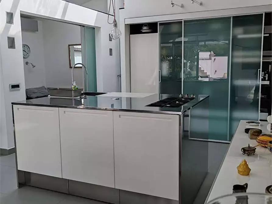 Immagine 6 di Villa in vendita  in Corso Theodore Roosevelt a Imperia