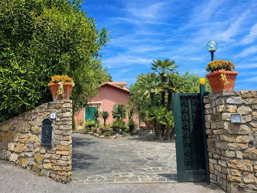 Immagine 3 di Villa in vendita  in Via al Castellaretto 8 a Badalucco