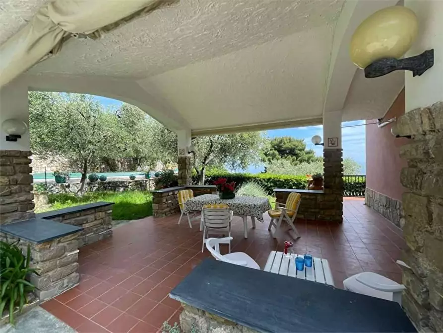 Immagine 5 di Villa in vendita  in Via al Castellaretto 8 a Badalucco