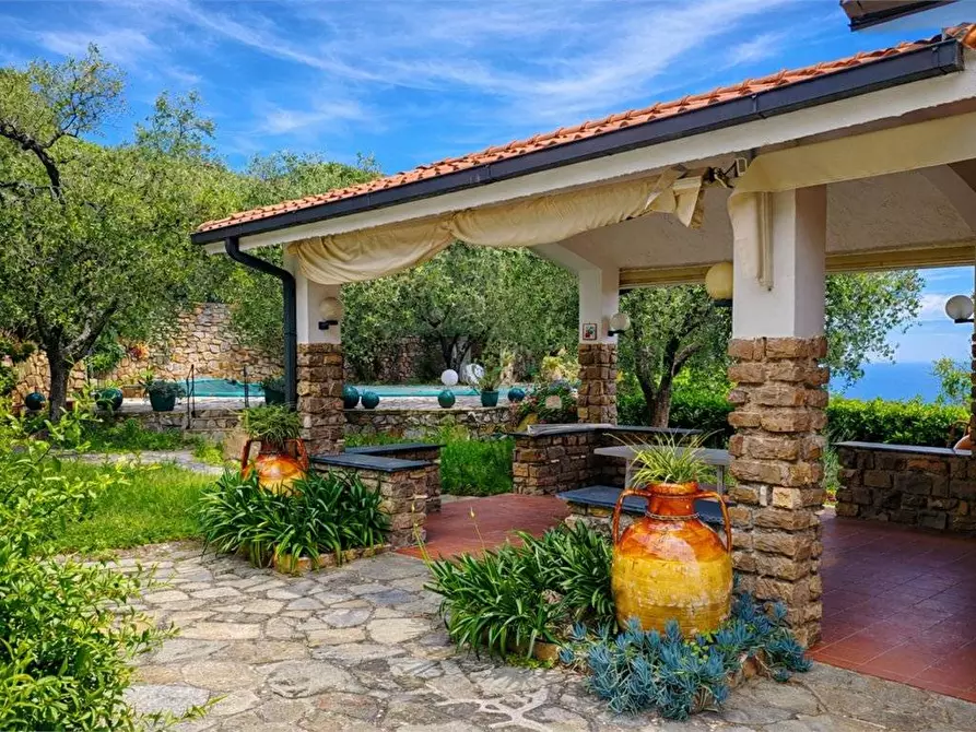 Immagine 7 di Villa in vendita  in Via al Castellaretto 8 a Badalucco