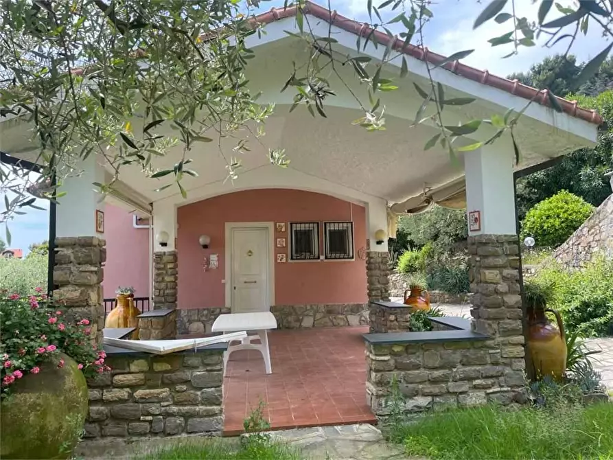 Immagine 20 di Villa in vendita  in Via al Castellaretto 8 a Badalucco