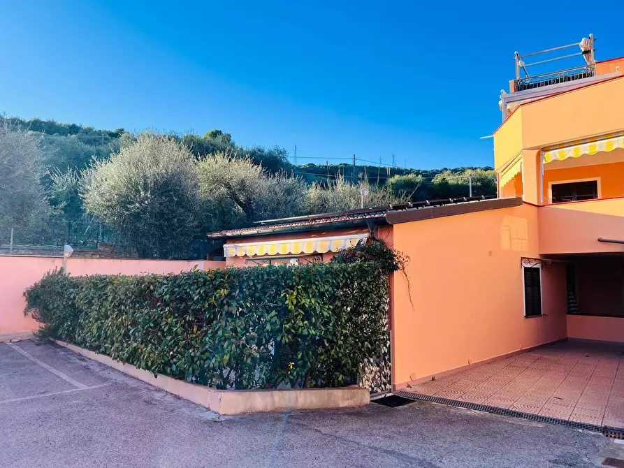 Immagine 15 di Villa in vendita  in Via Michele Albavera 7 a San Bartolomeo Al Mare