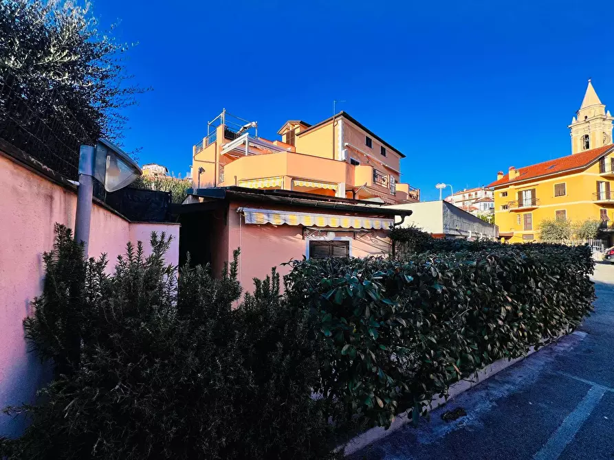 Immagine 18 di Villa in vendita  in Via Michele Albavera 7 a San Bartolomeo Al Mare