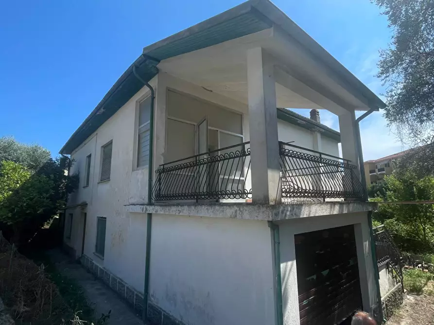 Immagine 1 di Villa in vendita  in Via Roma 6 a San Bartolomeo Al Mare
