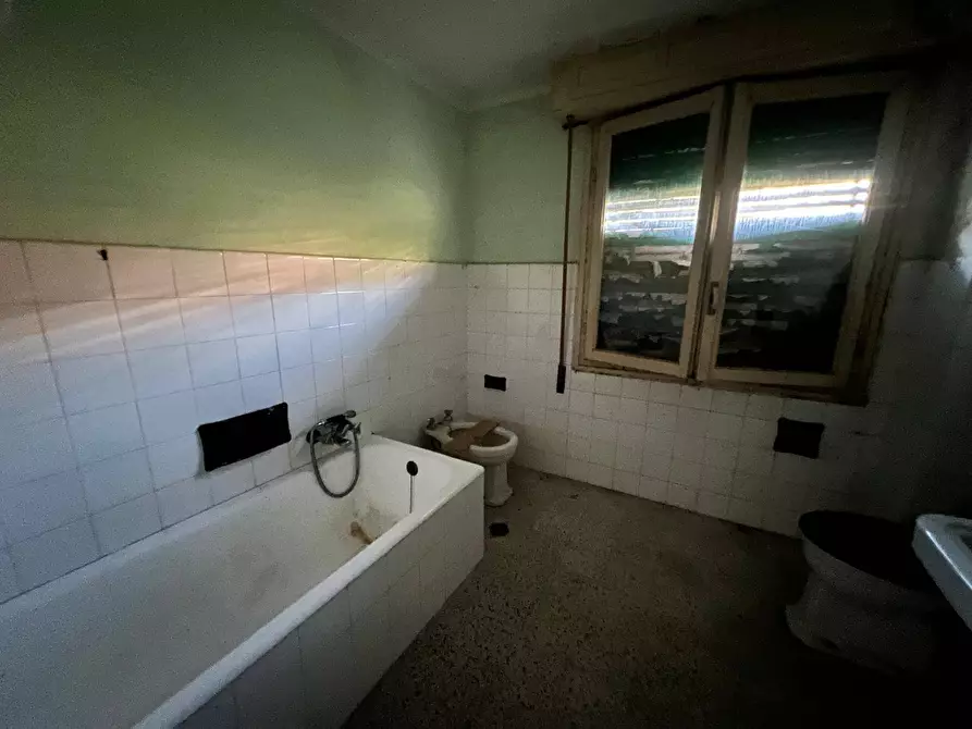 Immagine 29 di Villa in vendita  in Via Roma 6 a San Bartolomeo Al Mare