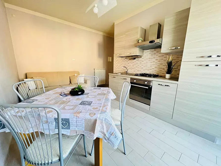 Immagine 1 di Appartamento in vendita  in Piazza Gioacchino Rossini 3 a San Bartolomeo Al Mare