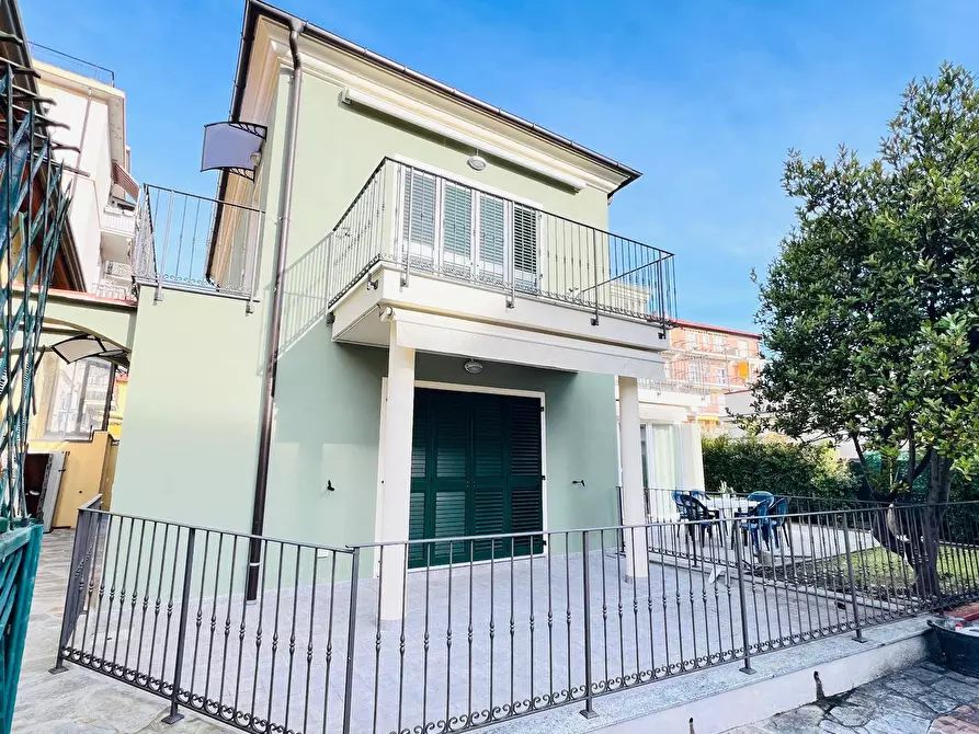 Immagine 24 di Appartamento in vendita  in Via Roma 153 a San Bartolomeo Al Mare