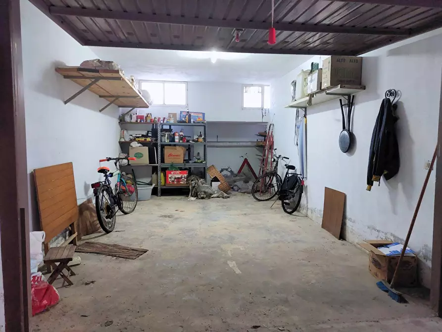 Immagine 5 di Box auto in vendita  in Via Diano Castello a Diano Marina