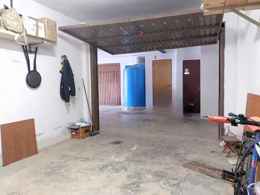 Immagine 8 di Box auto in vendita  in Via Diano Castello a Diano Marina