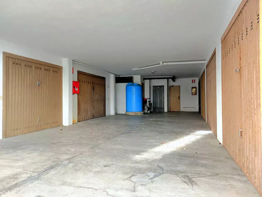Immagine 9 di Box auto in vendita  in Via Diano Castello a Diano Marina