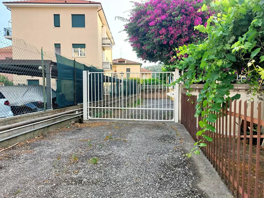 Immagine 12 di Box auto in vendita  in Via Diano Castello a Diano Marina
