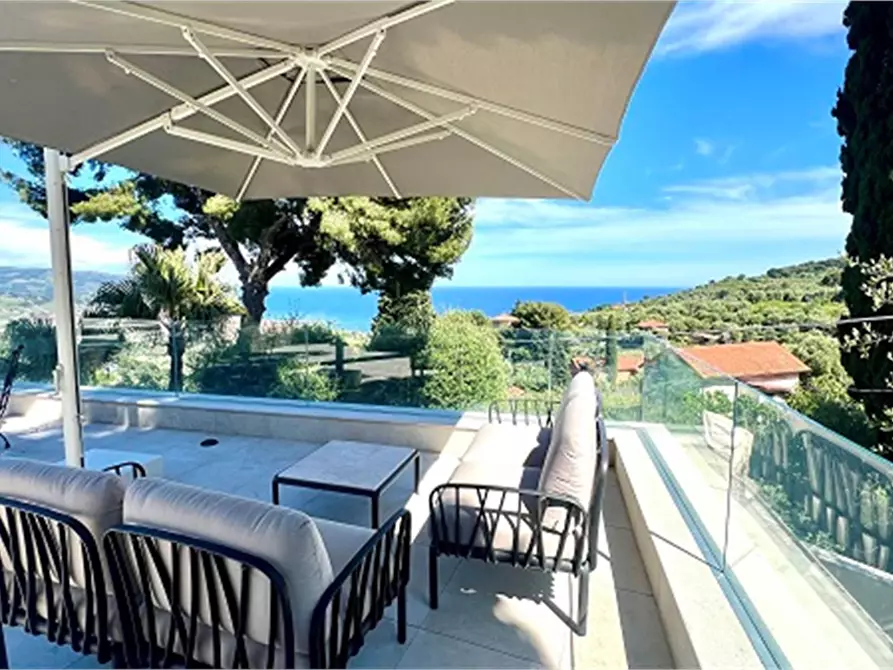 Immagine 1 di Villa in vendita  in Gorleri a Diano Marina