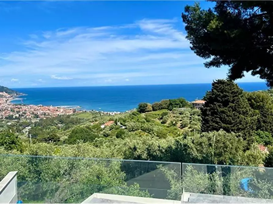Immagine 2 di Villa in vendita  in Gorleri a Diano Marina