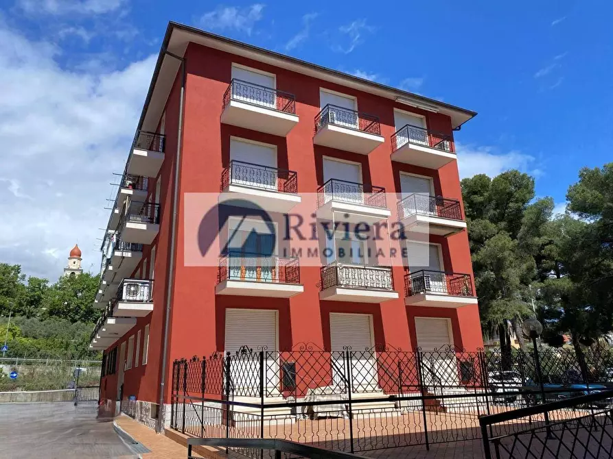 Immagine 3 di Appartamento in vendita  in Piazza Aurora a San Bartolomeo Al Mare