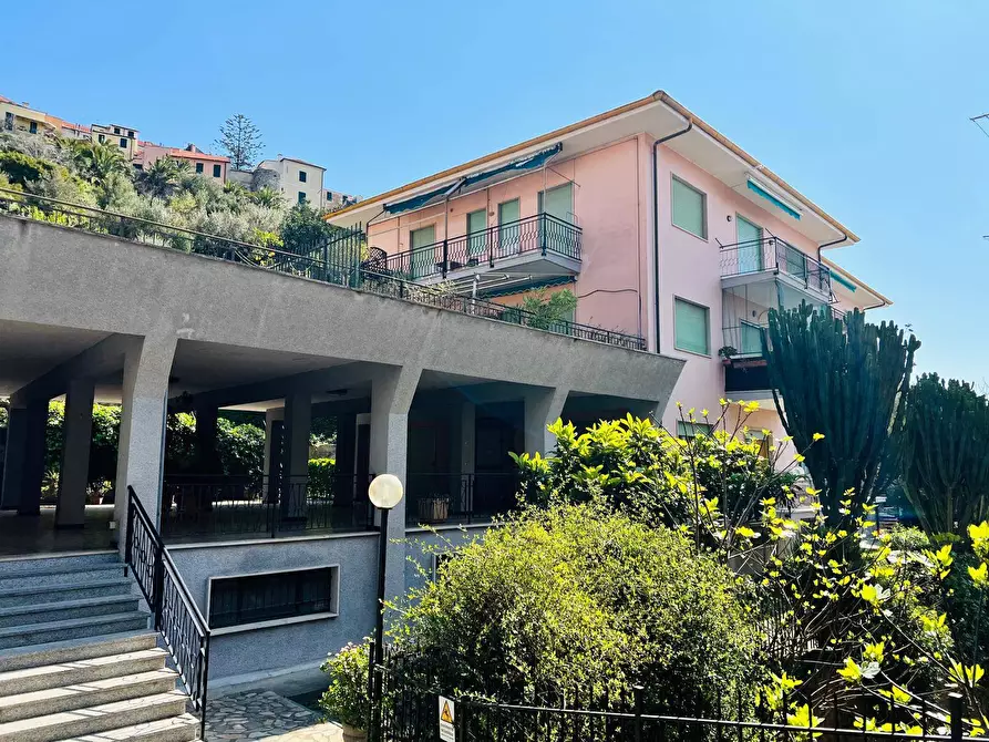 Immagine 17 di Appartamento in vendita  in Via Solitario delle Alpi a Cervo