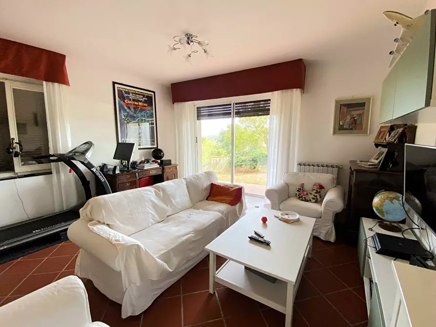 Immagine 27 di Casa semindipendente in vendita  in Strada Massabovi 13 a Imperia