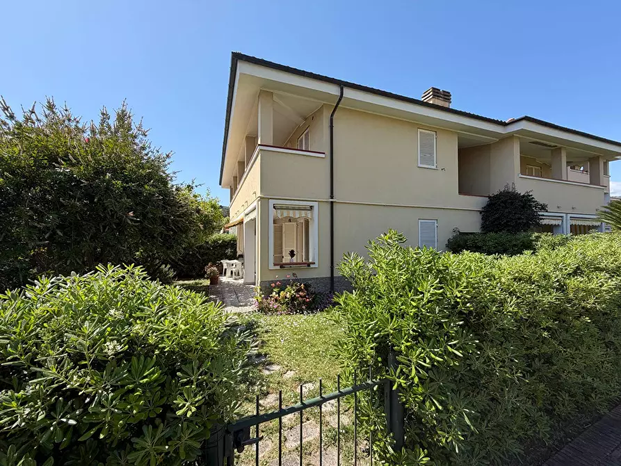 Immagine 1 di Appartamento in vendita  in Via Caduti di Nassirya 3 a Diano Castello