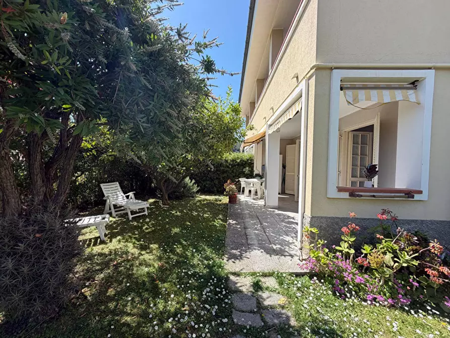 Immagine 3 di Appartamento in vendita  in Via Caduti di Nassirya 3 a Diano Castello