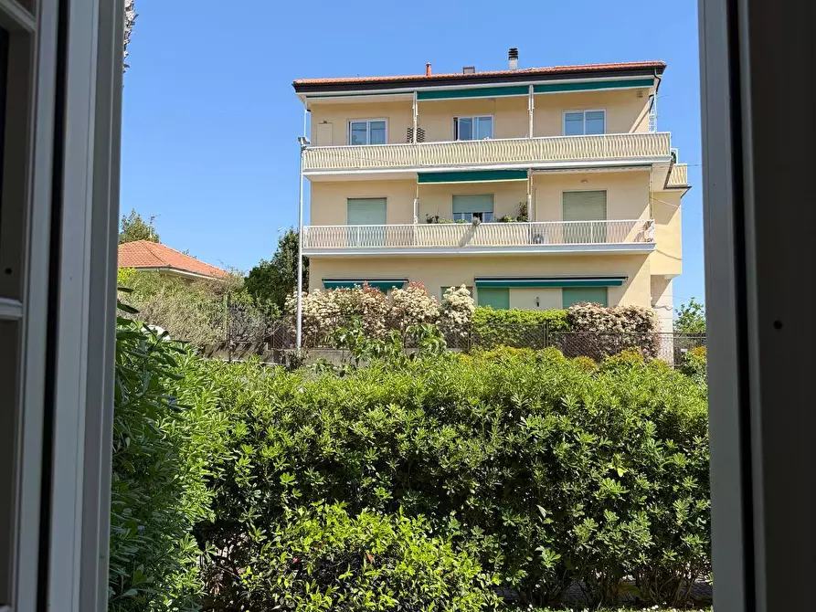 Immagine 11 di Appartamento in vendita  in Via Caduti di Nassirya 3 a Diano Castello