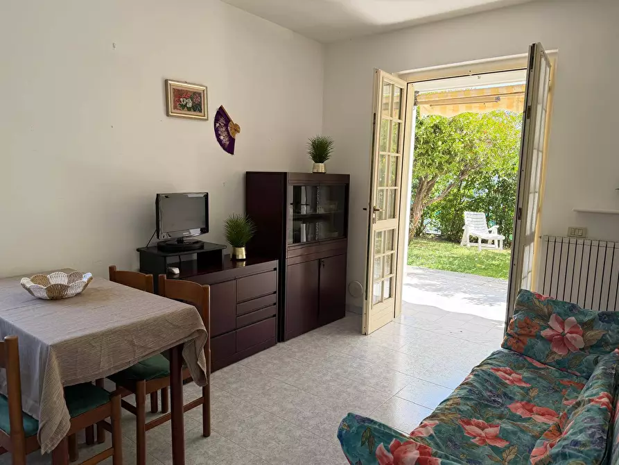 Immagine 14 di Appartamento in vendita  in Via Caduti di Nassirya 3 a Diano Castello