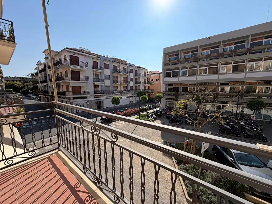 Immagine 13 di Appartamento in vendita  in Piazza Giuseppe Maglione 10 a Diano Marina
