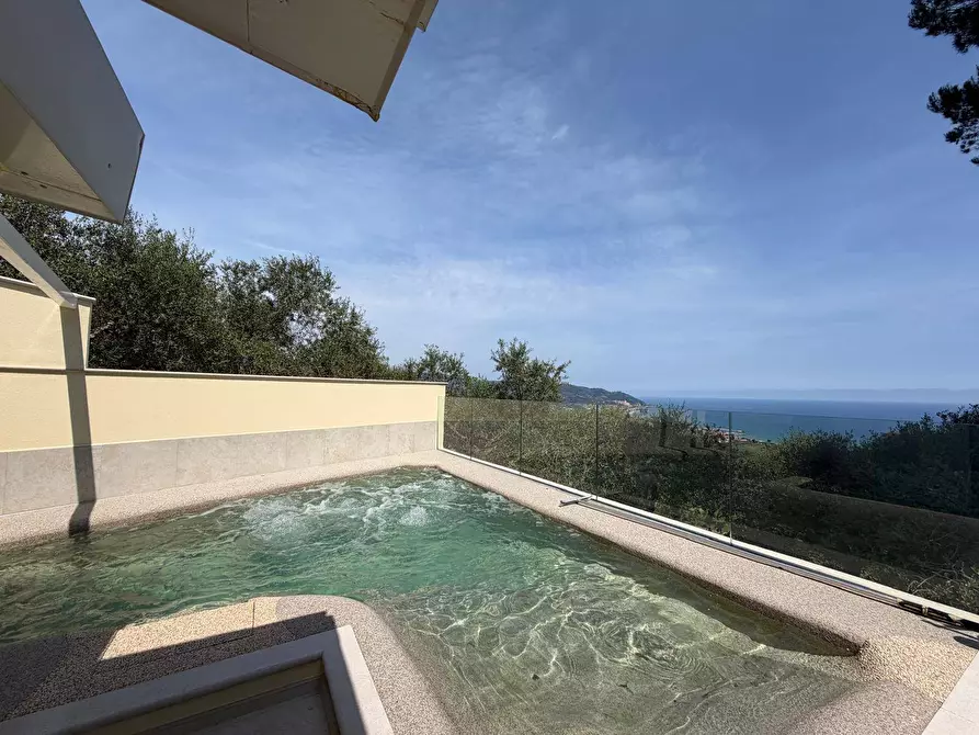 Immagine 4 di Villa in vendita  in Gorleri a Diano Marina