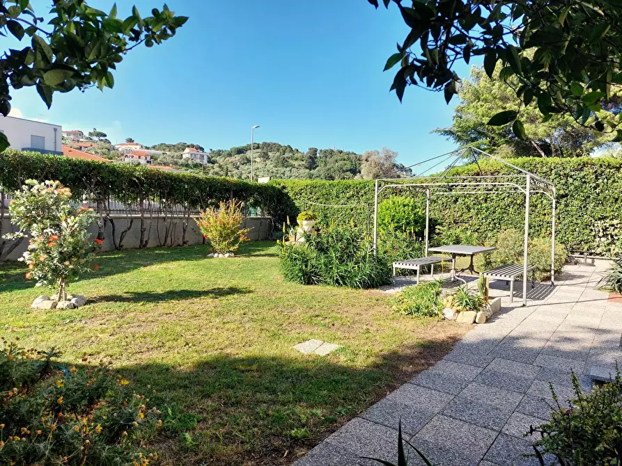Immagine 3 di Appartamento in vendita  in via ardoino 178 a Diano Marina