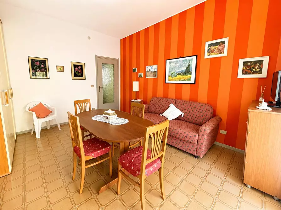 Immagine 5 di Appartamento in vendita  in Via Raffaello Sanzio a Diano Marina