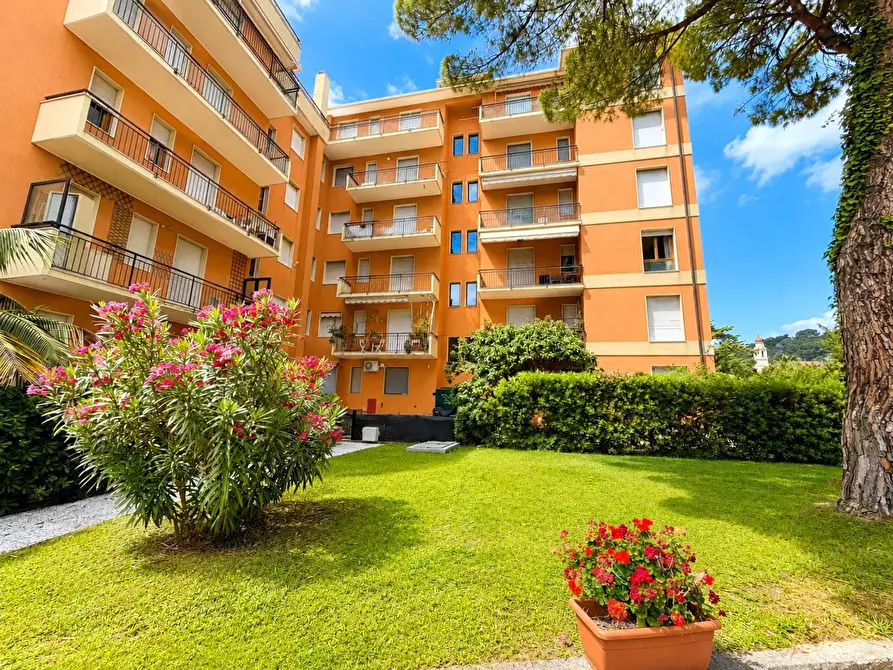 Immagine 1 di Appartamento in vendita  in Via Giardino 1° Maggio 5 a San Bartolomeo Al Mare