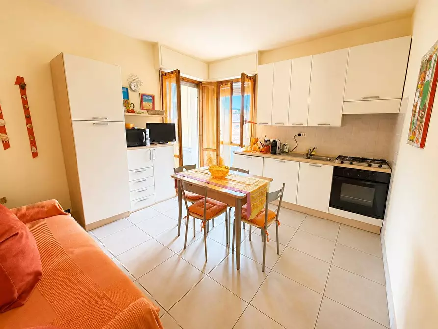Immagine 5 di Appartamento in vendita  in Via Giardino 1° Maggio 5 a San Bartolomeo Al Mare