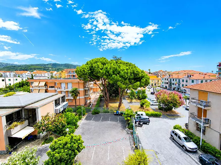 Immagine 29 di Appartamento in vendita  in Via Giardino 1° Maggio 5 a San Bartolomeo Al Mare
