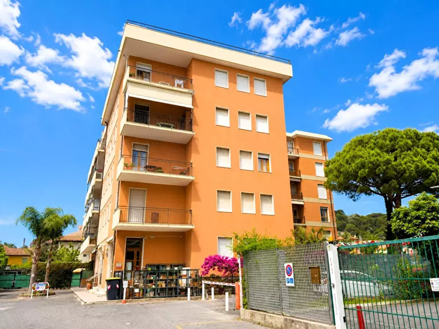 Immagine 30 di Appartamento in vendita  in Via Giardino 1° Maggio 5 a San Bartolomeo Al Mare