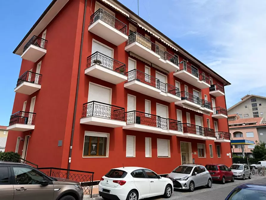 Immagine 1 di Appartamento in vendita  in Piazza Aurora a San Bartolomeo Al Mare