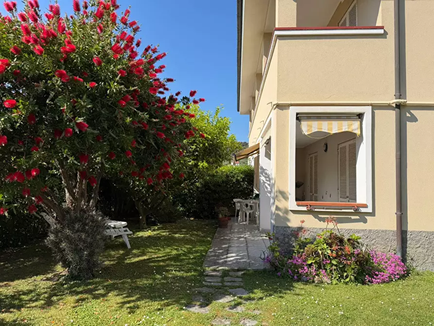 Immagine 1 di Appartamento in vendita  in Via Caduti di Nassirya 3 a Diano Castello