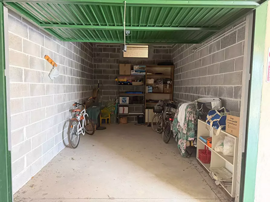 Immagine 2 di Box auto in vendita  in Via Caduti di Nassyria 3 a Diano Castello