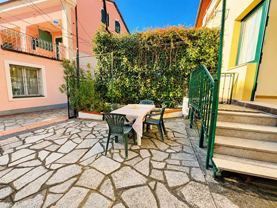 Immagine 1 di Appartamento in vendita  in Via Roma a San Bartolomeo Al Mare