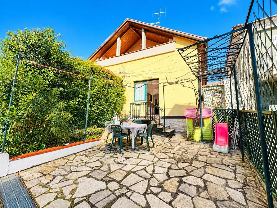 Immagine 7 di Appartamento in vendita  in Via Roma a San Bartolomeo Al Mare