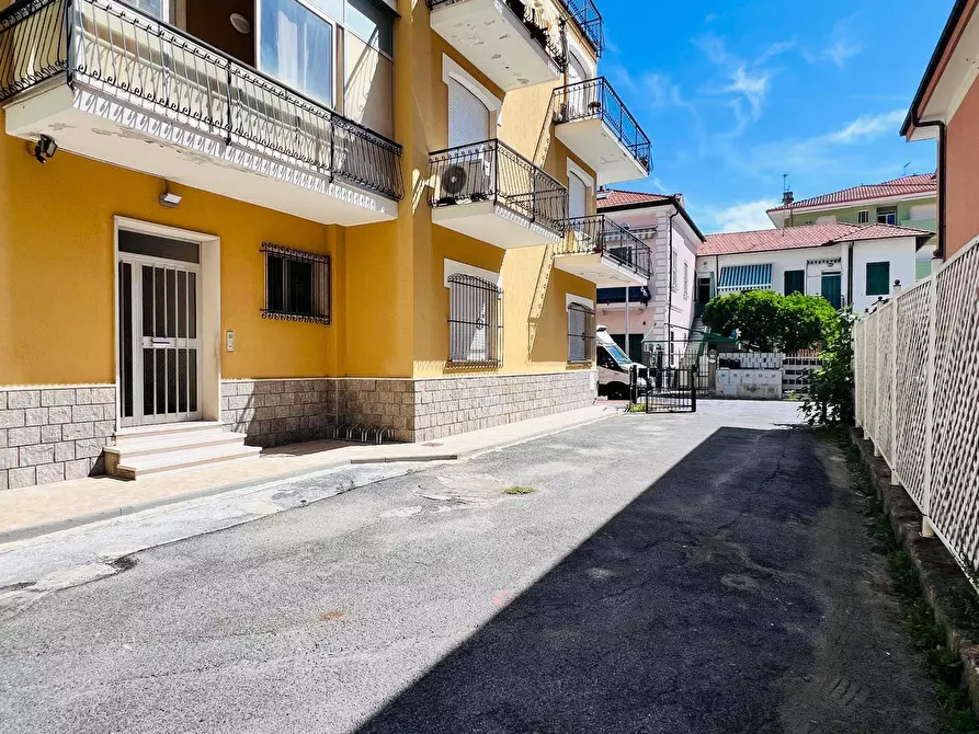 Immagine 19 di Appartamento in vendita  in via sardegna a San Bartolomeo Al Mare