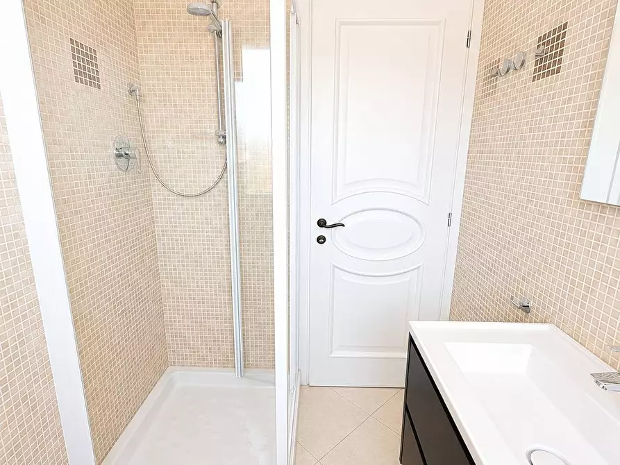 Immagine 34 di Appartamento in vendita  in Via dei Gerani a Diano Arentino