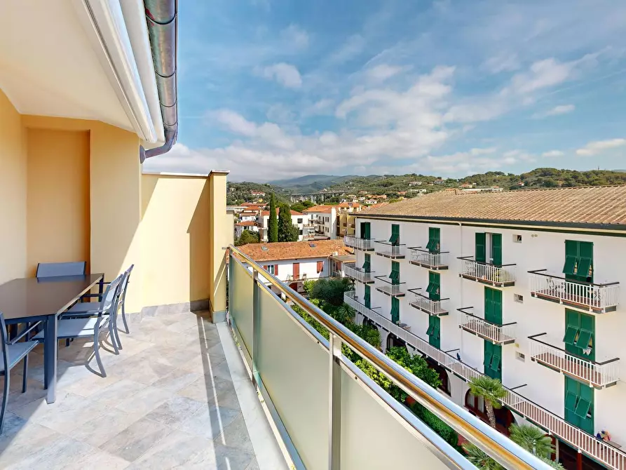 Immagine 9 di Appartamento in vendita  in Via dei Geranei a Diano Marina